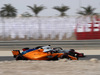 GP BAHRAIN, 06.04.2018 - Free Practice 1, Fernando Alonso (ESP) McLaren MCL33 e Romain Grosjean (FRA) Haas F1 Team VF-18