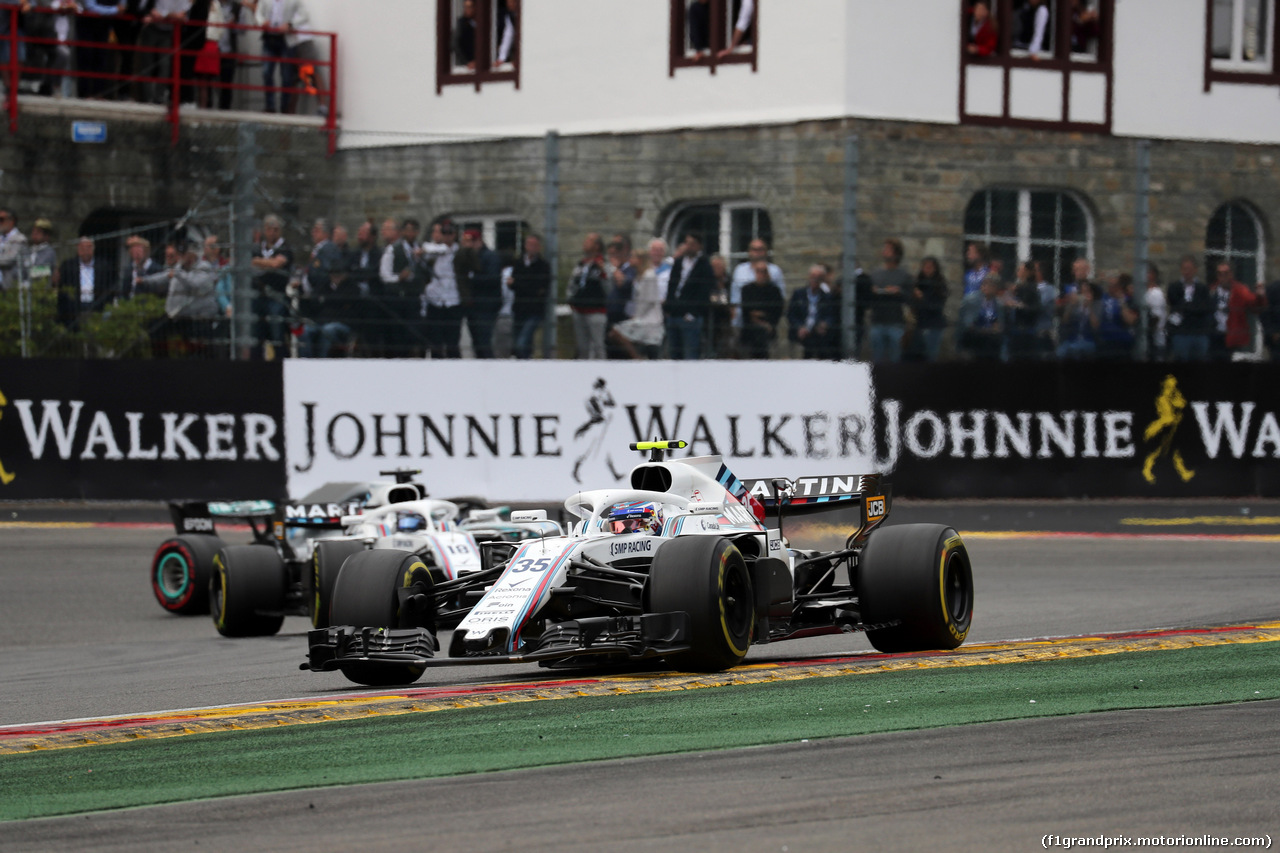 GP BELGIO, 26.08.2018 - Gara, Sergey Sirotkin (RUS) Williams FW41 davanti a Lance Stroll (CDN) Williams FW41
