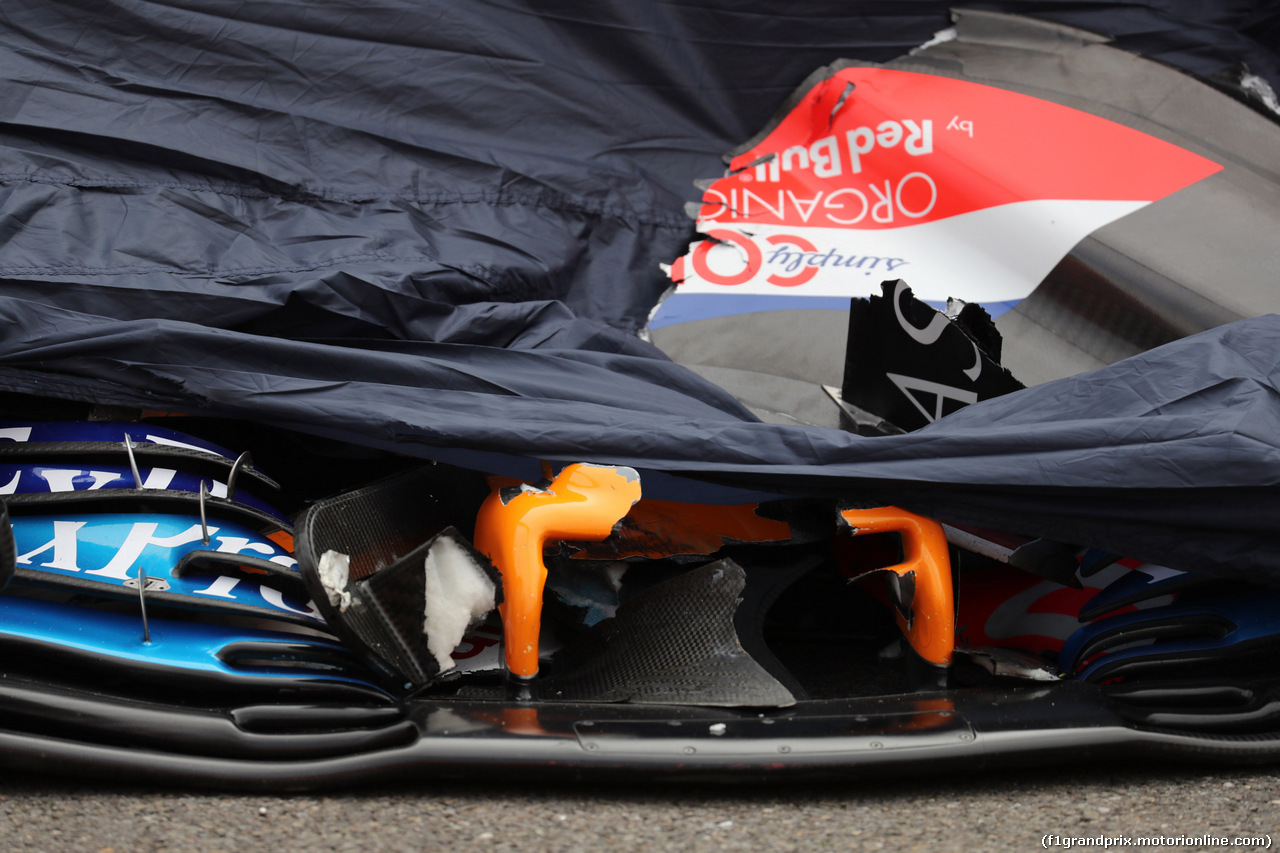 GP BELGIO, 26.08.2018 - Gara, Crash, Fernando Alonso (ESP) McLaren MCL33