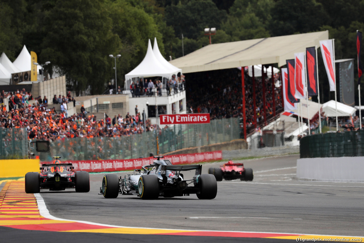 GP BELGIO, 26.08.2018 - Gara, Lewis Hamilton (GBR) Mercedes AMG F1 W09, Max Verstappen (NED) Red Bull Racing RB14 e Sebastian Vettel (GER) Ferrari SF71H