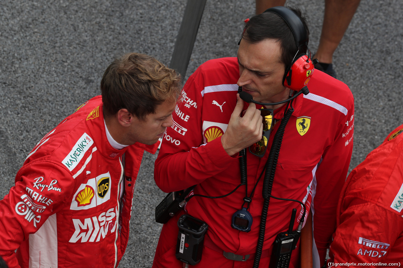 GP BRASILE, 11.11.2018 - Gara, Sebastian Vettel (GER) Ferrari SF71H e Riccardo Adami (ITA) Ferrari Gara Engineer