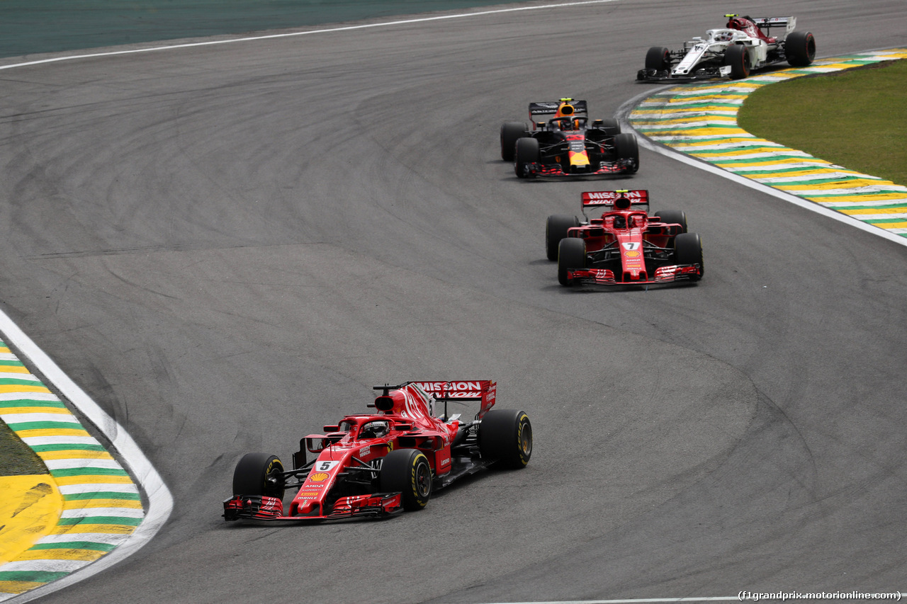 GP BRASILE, 11.11.2018 - Gara, Sebastian Vettel (GER) Ferrari SF71H davanti a Kimi Raikkonen (FIN) Ferrari SF71H