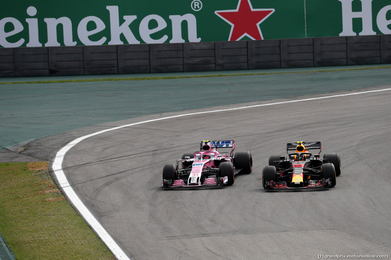 GP BRASILE, 11.11.2018 - Gara, Crash, Max Verstappen (NED) Red Bull Racing RB14 e Esteban Ocon (FRA) Racing Point Force India F1 VJM11