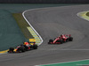 GP BRASILE, 11.11.2018 - Gara, Daniel Ricciardo (AUS) Red Bull Racing RB14 e Sebastian Vettel (GER) Ferrari SF71H