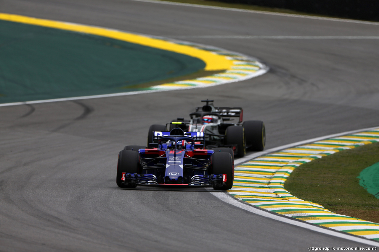 GP BRASILE, 10.11.2018 - Prove Libere 3, Pierre Gasly (FRA) Scuderia Toro Rosso STR13 e Romain Grosjean (FRA) Haas F1 Team VF-18