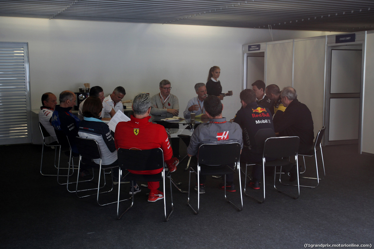 GP BRASILE, 10.11.2018 - Prove Libere 3, Chase Carey (USA) Formula One Group Chairman with the team managers