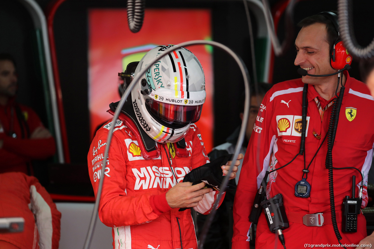 GP BRASILE, 10.11.2018 - Prove Libere 3, Sebastian Vettel (GER) Ferrari SF71H e Riccardo Adami (ITA) Ferrari Gara Engineer