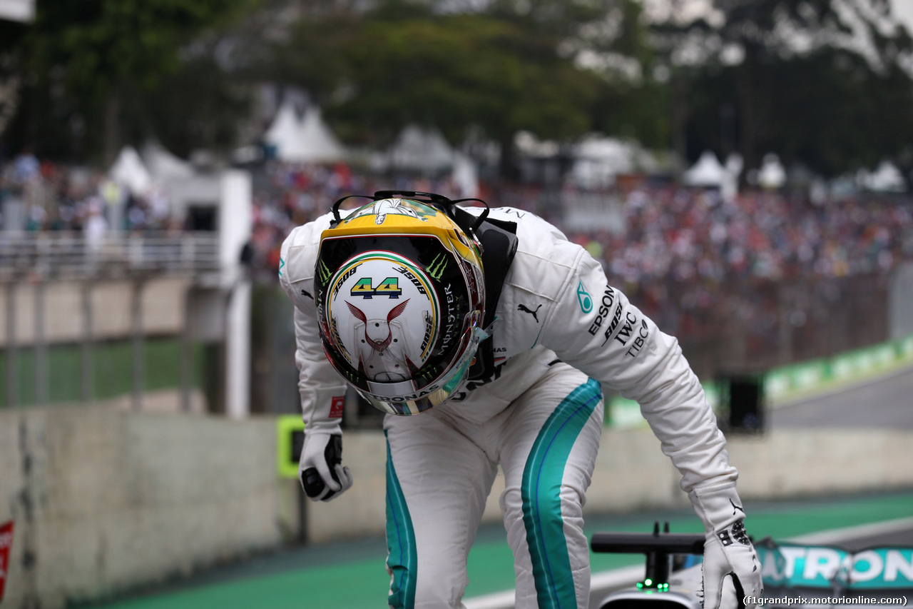 GP BRASILE, 10.11.2018 - Qualifiche, Lewis Hamilton (GBR) Mercedes AMG F1 W09 pole position
