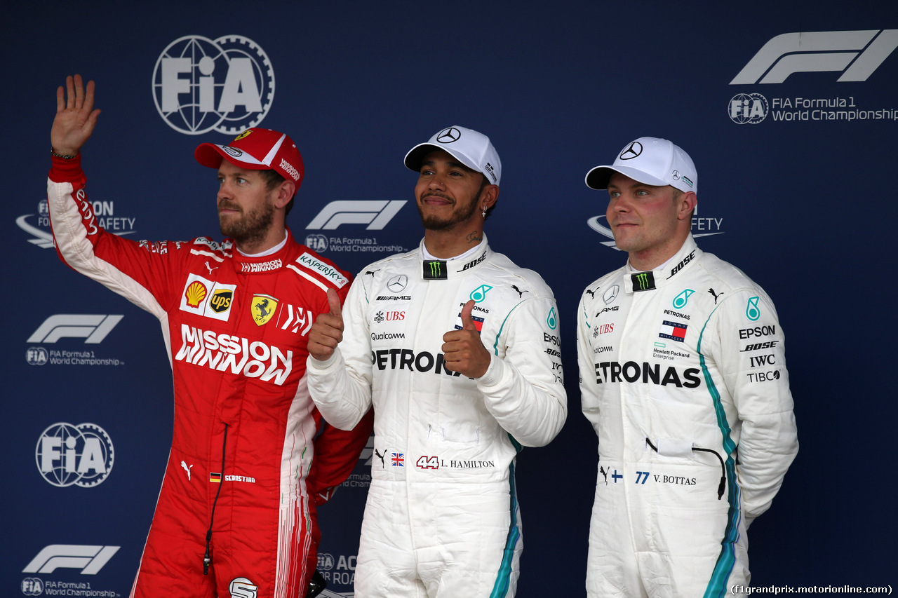 GP BRASILE, 10.11.2018 - Qualifiche, 2nd place Sebastian Vettel (GER) Ferrari SF71H, Lewis Hamilton (GBR) Mercedes AMG F1 W09 pole position e 3rd place Valtteri Bottas (FIN) Mercedes AMG F1 W09