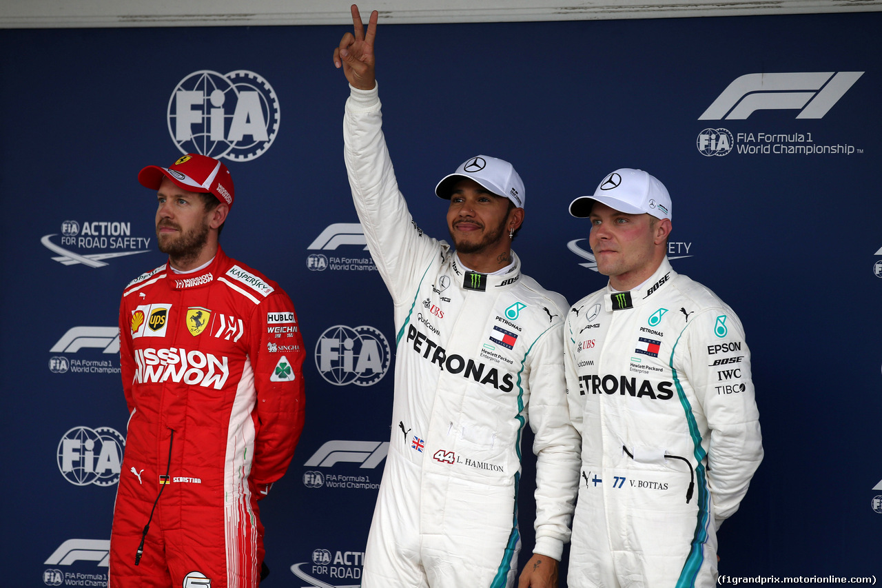 GP BRASILE, 10.11.2018 - Qualifiche, 2nd place Sebastian Vettel (GER) Ferrari SF71H, Lewis Hamilton (GBR) Mercedes AMG F1 W09 pole position e 3rd place Valtteri Bottas (FIN) Mercedes AMG F1 W09