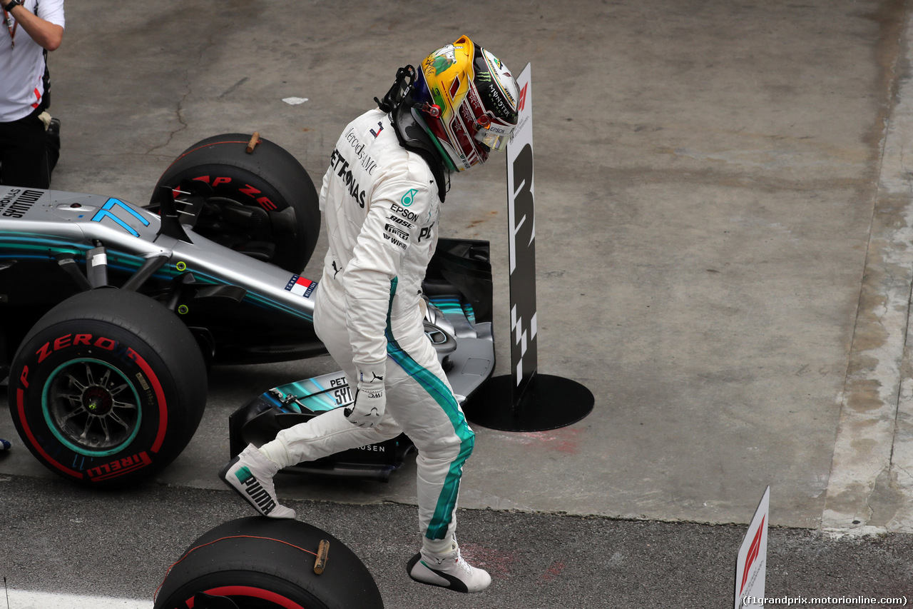 GP BRASILE, 10.11.2018 - Qualifiche, Lewis Hamilton (GBR) Mercedes AMG F1 W09 pole position