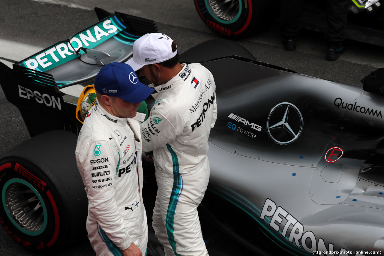 GP BRASILE, 10.11.2018 - Qualifiche, 3rd place Valtteri Bottas (FIN) Mercedes AMG F1 W09 e Lewis Hamilton (GBR) Mercedes AMG F1 W09 pole position