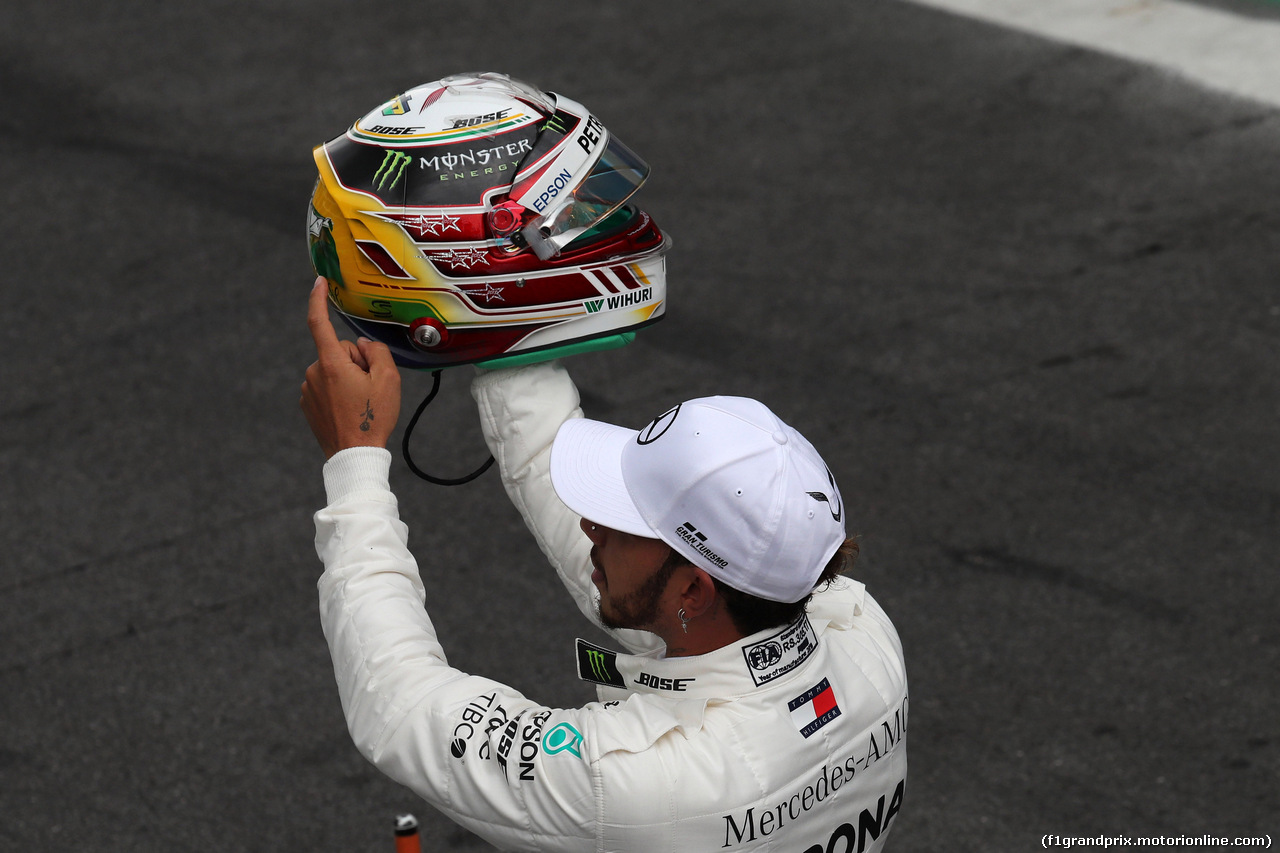 GP BRASILE, 10.11.2018 - Qualifiche, Lewis Hamilton (GBR) Mercedes AMG F1 W09 pole position