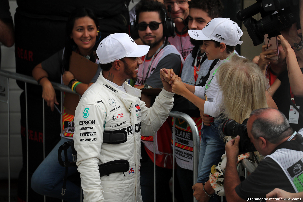 GP BRASILE, 10.11.2018 - Qualifiche, Lewis Hamilton (GBR) Mercedes AMG F1 W09 pole position