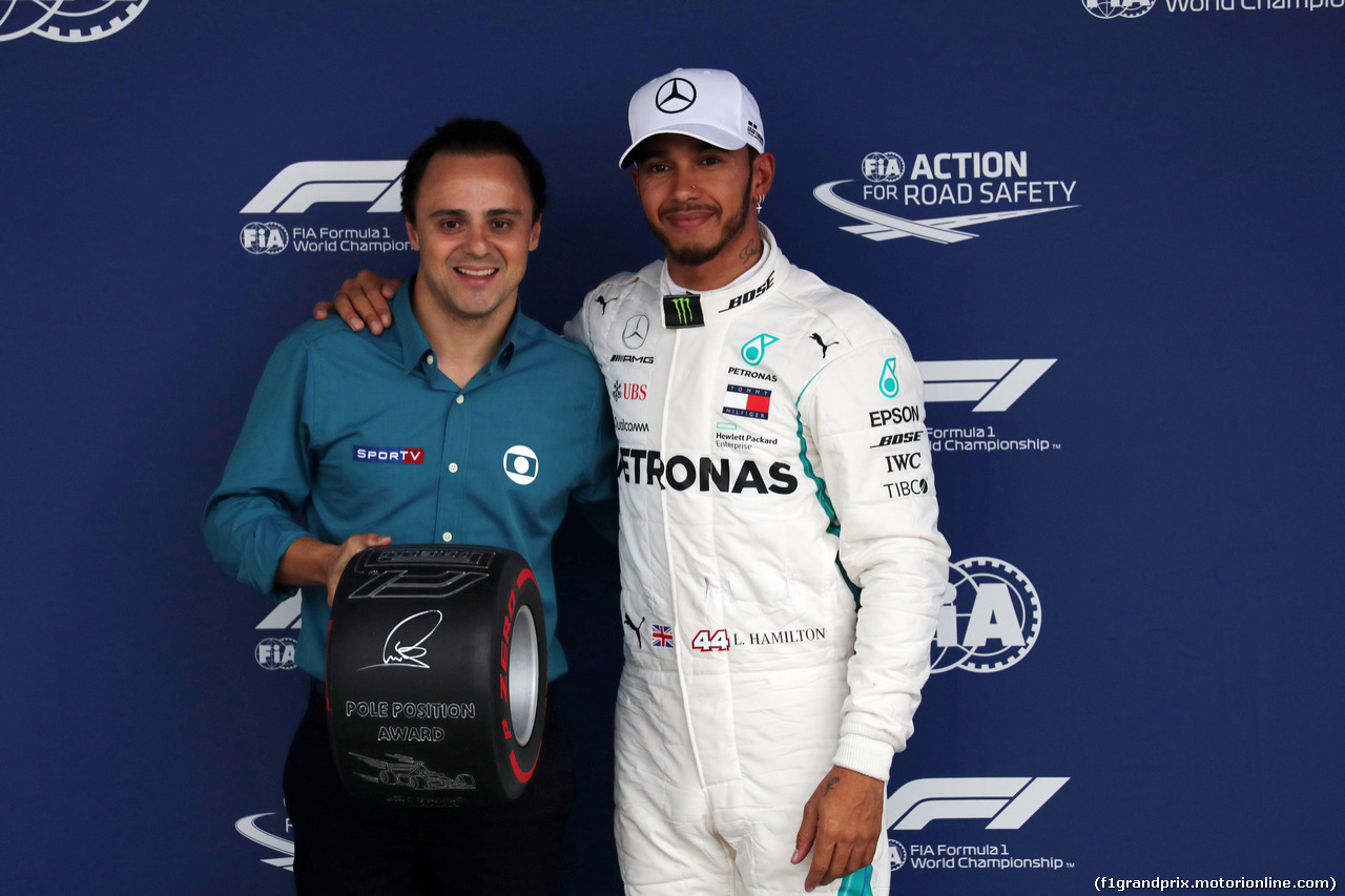 GP BRASILE, 10.11.2018 - Qualifiche, Lewis Hamilton (GBR) Mercedes AMG F1 W09 pole position with Felipe Massa (BRA)