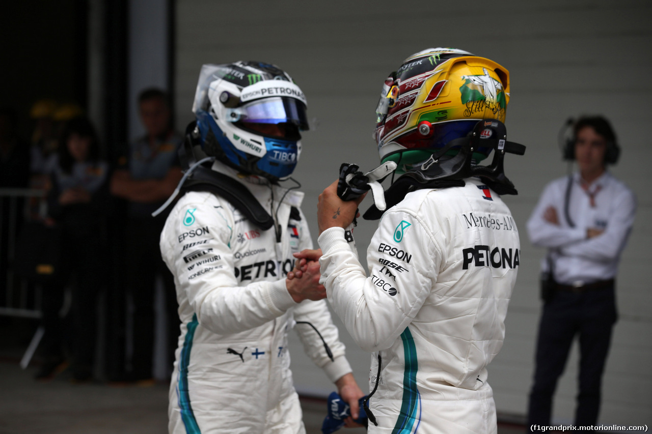 GP BRASILE, 10.11.2018 - Qualifiche, 3rd place Valtteri Bottas (FIN) Mercedes AMG F1 W09 e Lewis Hamilton (GBR) Mercedes AMG F1 W09 pole position