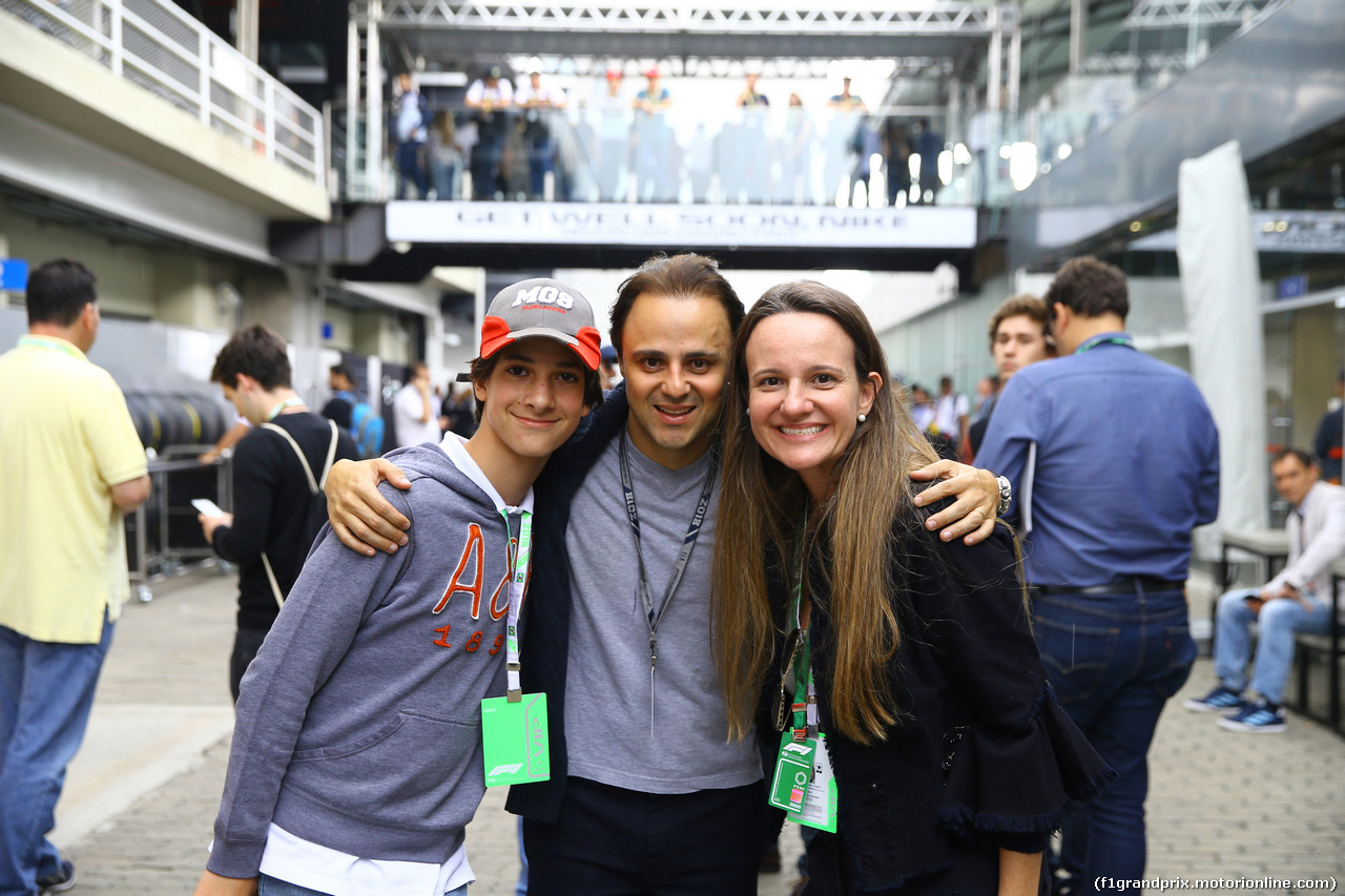 GP BRASILE, 10.11.2018 - Qualifiche, Felipe Bartz (BRA) nephew of Rubens Barrichello (BRA), Felipe Massa (BRA) e Renata Barrichello, sister of Rubens Barrichello (BRA)