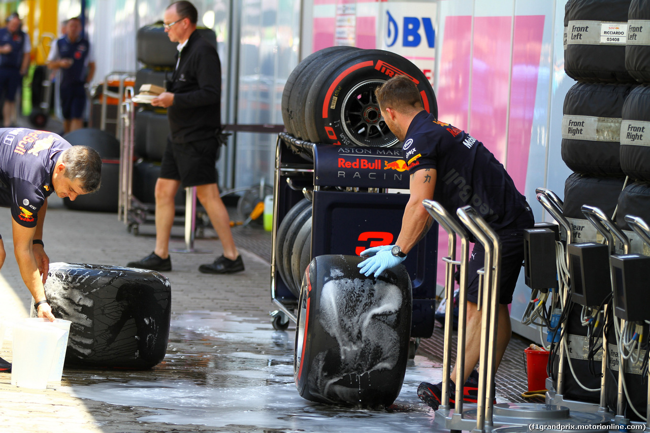 GP BRASILE, 09.11.2018 - Prove Libere 1, Pirelli Tyres of Red Bull Racing