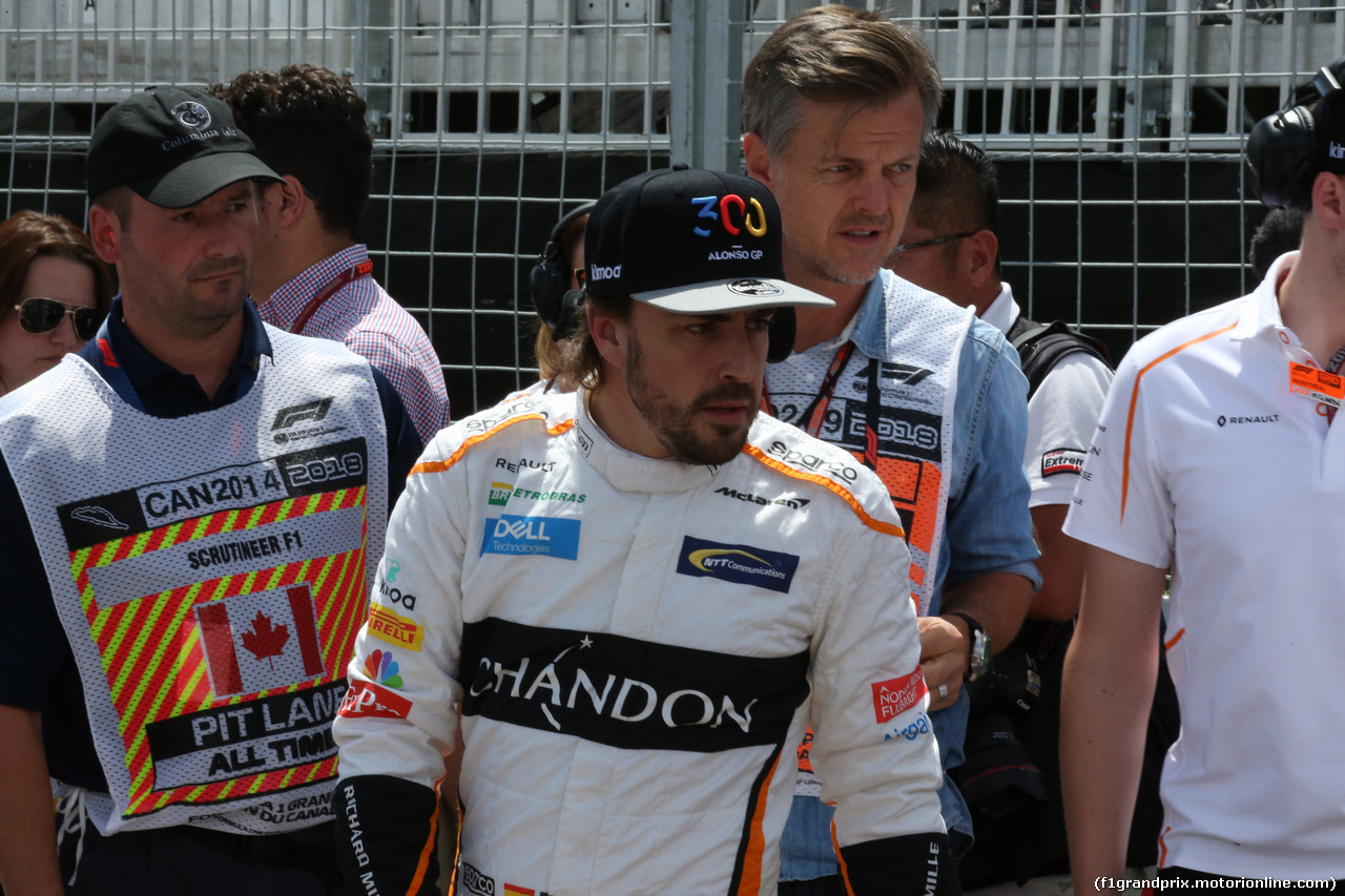 GP CANADA, 10.06.2018- Gara, the partenzaing grid: Fernando Alonso (ESP) McLaren Renault MCL33