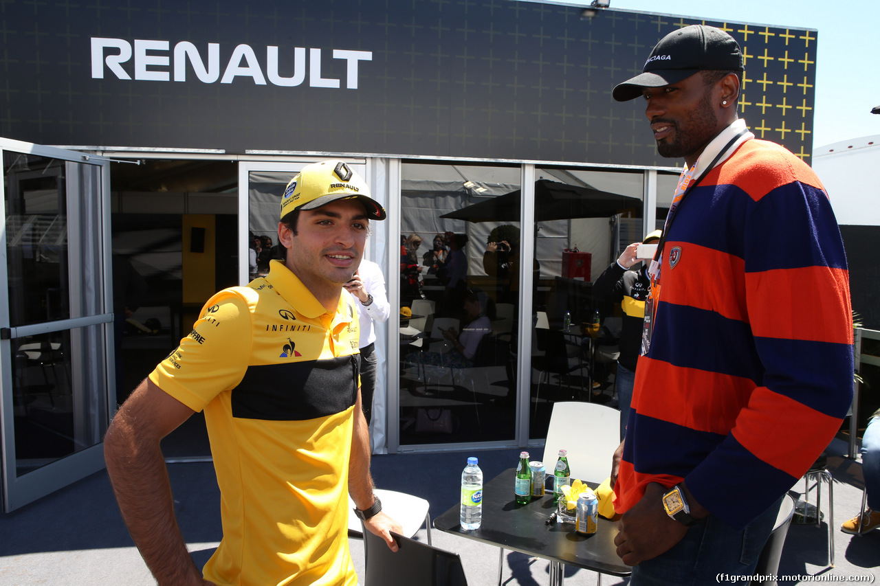 GP CANADA, 10.06.2018- Carlos Sainz Jr (ESP) Renault Sport F1 Team with Serge Ibaka (COG) NBA Basketball Player.