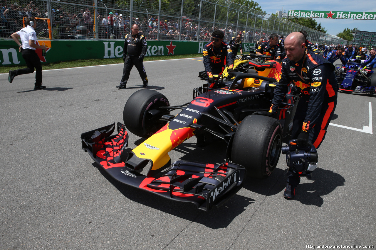 GP CANADA, 10.06.2018- Gara, the partenzaing grid: Daniel Ricciardo (AUS) Red Bull Racing RB14