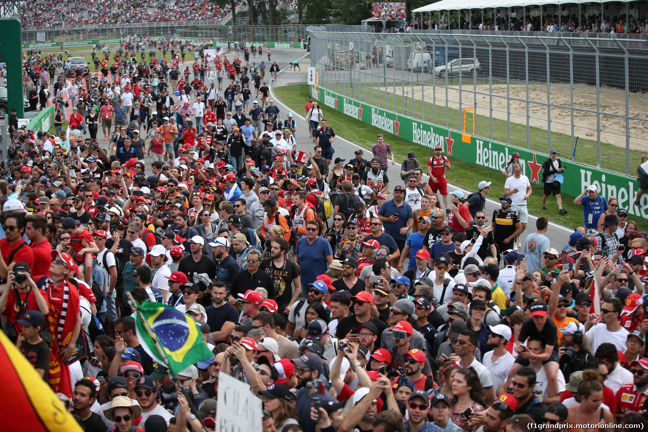 GP CANADA, 10.06.2018- Fan Track invasion after the race