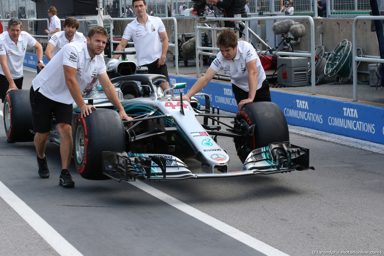 GP CANADA, 07.06.2018 - Lewis Hamilton (GBR) Mercedes AMG F1 W09 is going to technical checks