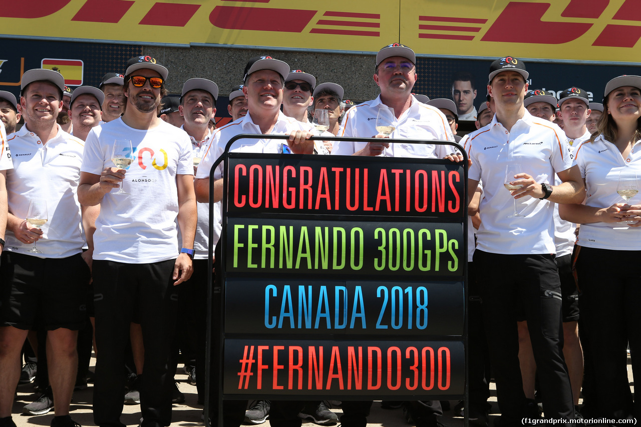 GP CANADA, 08.06.2018- Fernando Alonso (ESP) McLaren Renault MCL33 celebrates his 300th race in F1