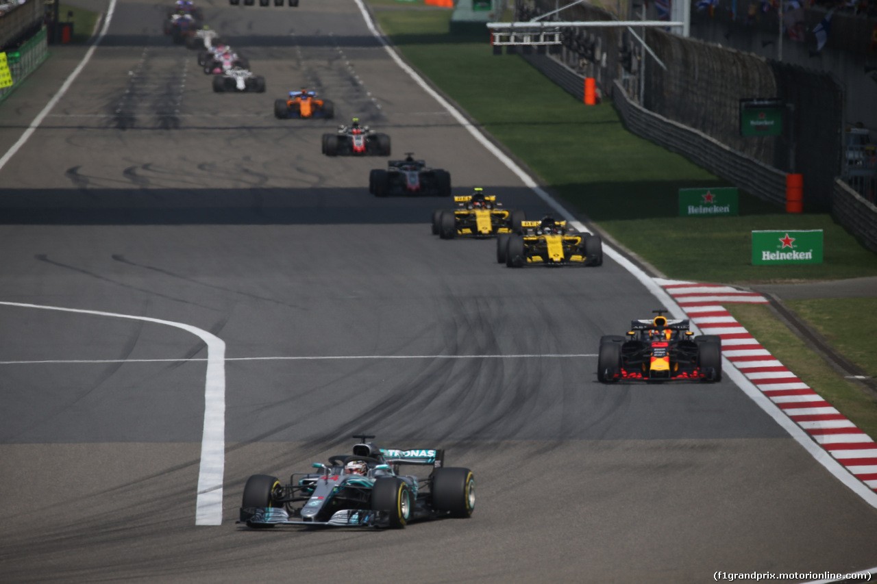 GP CINA, 15.04.2018- Gara, Lewis Hamilton (GBR) Mercedes AMG F1 W09