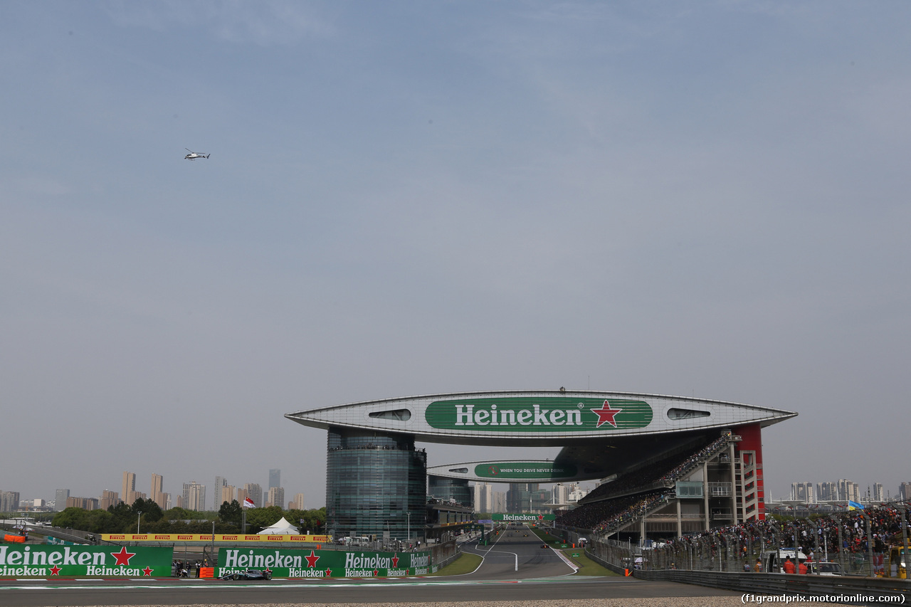 GP CINA, 15.04.2018- Gara, Lewis Hamilton (GBR) Mercedes AMG F1 W09