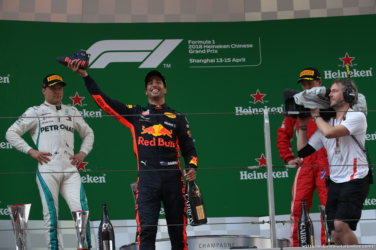 GP CINA, 15.04.2018- Podium,  winner Daniel Ricciardo (AUS) Red Bull Racing RB14, 2nd place Valtteri Bottas (FIN) Mercedes AMG F1 W09, 3rd place Kimi Raikkonen (FIN) Ferrari SF71H