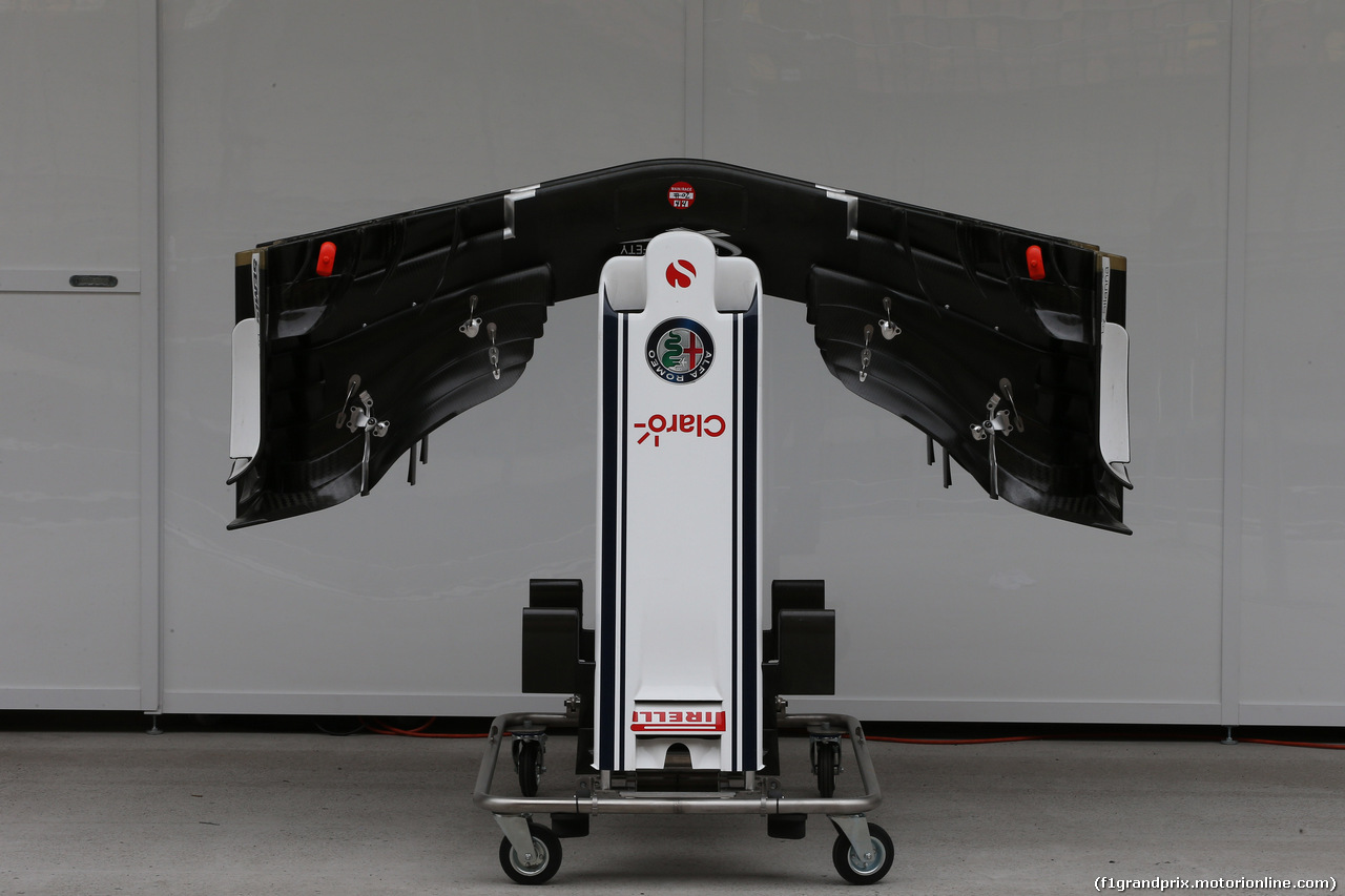 GP CINA, 12.04.2018- Alfa Romeo Sauber F1 Team C37 Frontal Wing