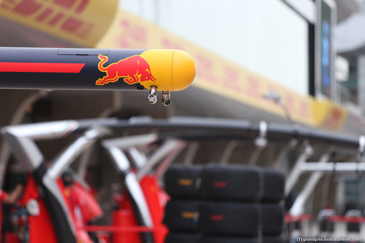 GP CINA, 12.04.2018- Redbull Pirstop bridge