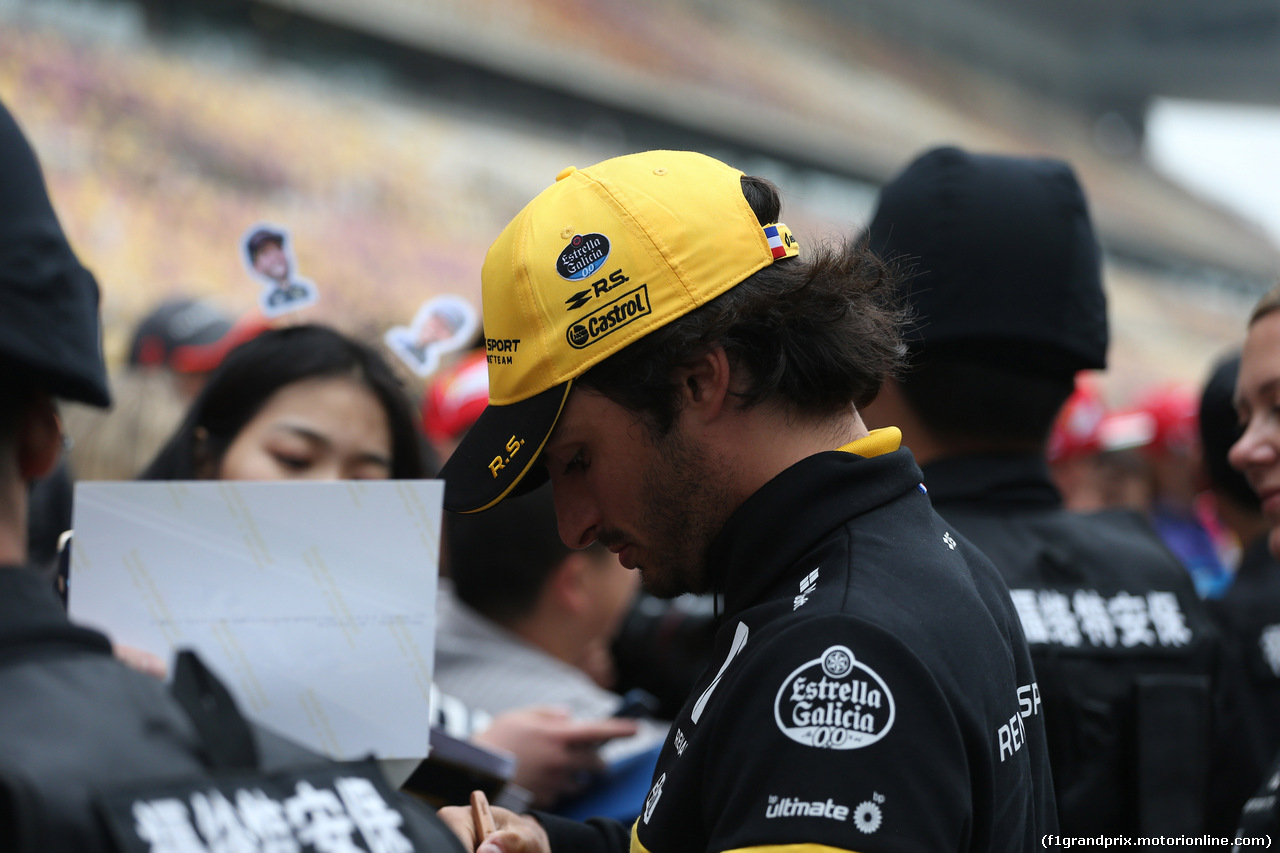 GP CINA, 12.04.2018- Autograph Session, Carlos Sainz Jr (ESP) Renault Sport F1 Team RS18