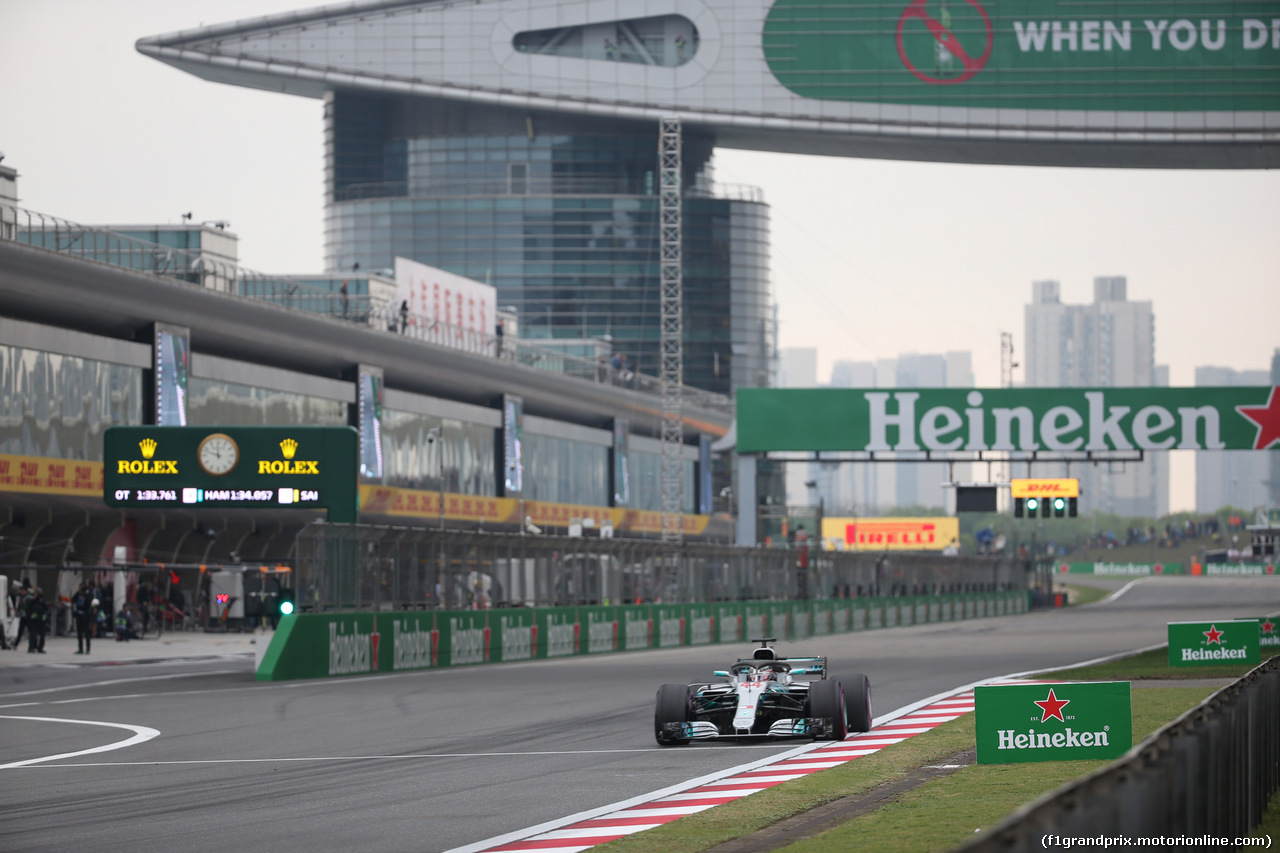 GP CINA, 14.04.2018- Prove Libere 3, Lewis Hamilton (GBR) Mercedes AMG F1 W09