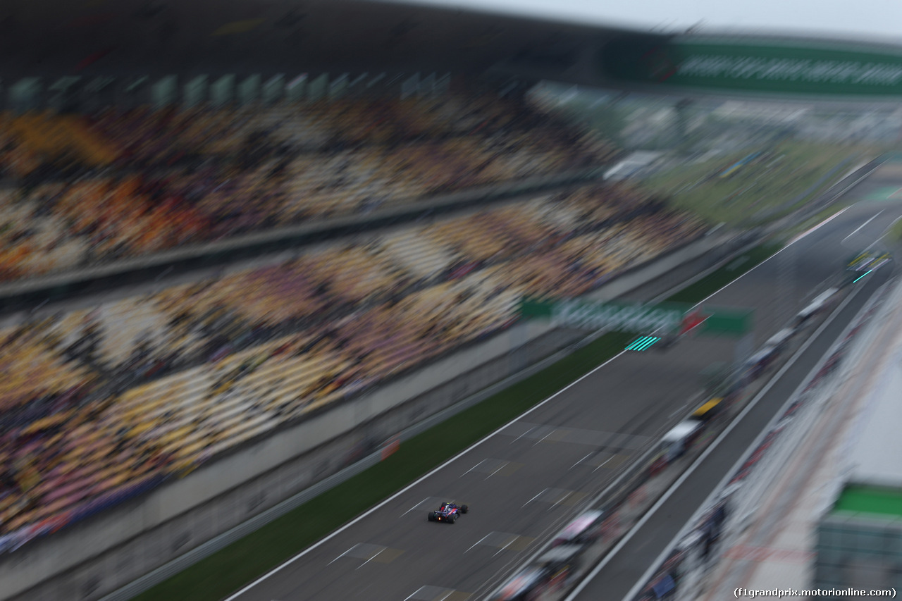 GP CINA, 14.04.2018- Prove Libere 3, Pierre Gasly (FRA) Scuderia Toro Rosso STR13
