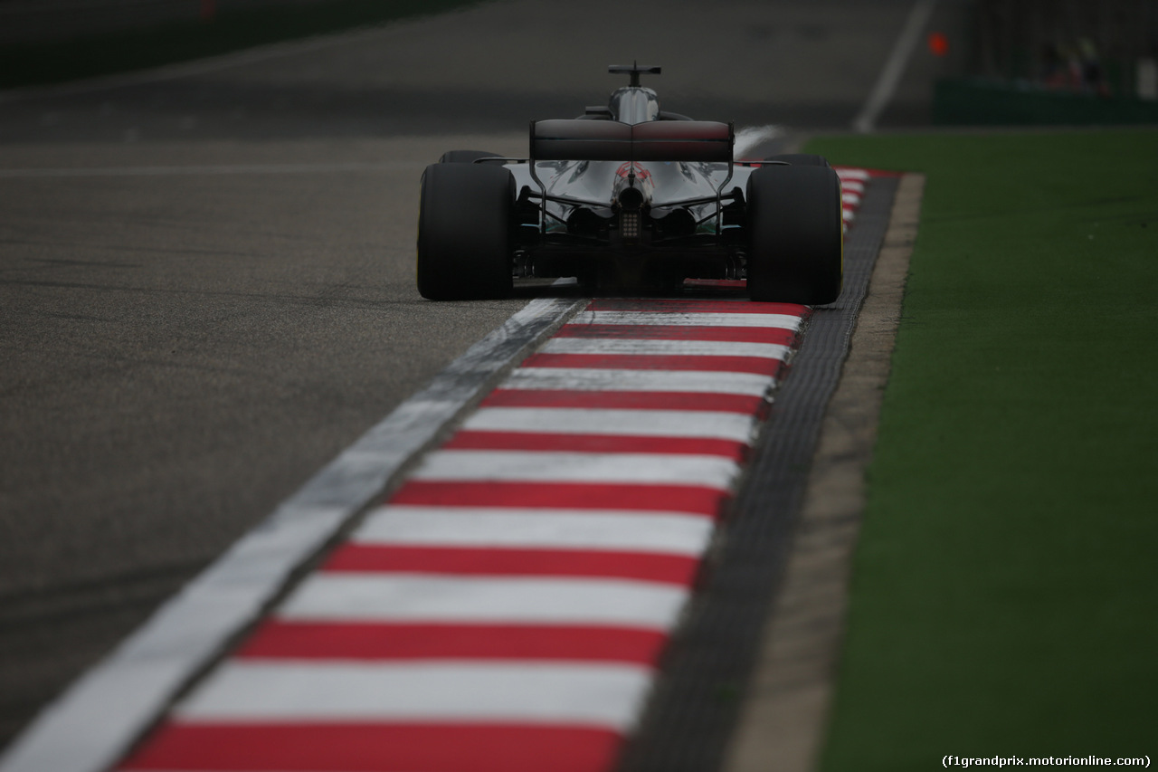 GP CINA, 14.04.2018- Qualifiche, Lewis Hamilton (GBR) Mercedes AMG F1 W09