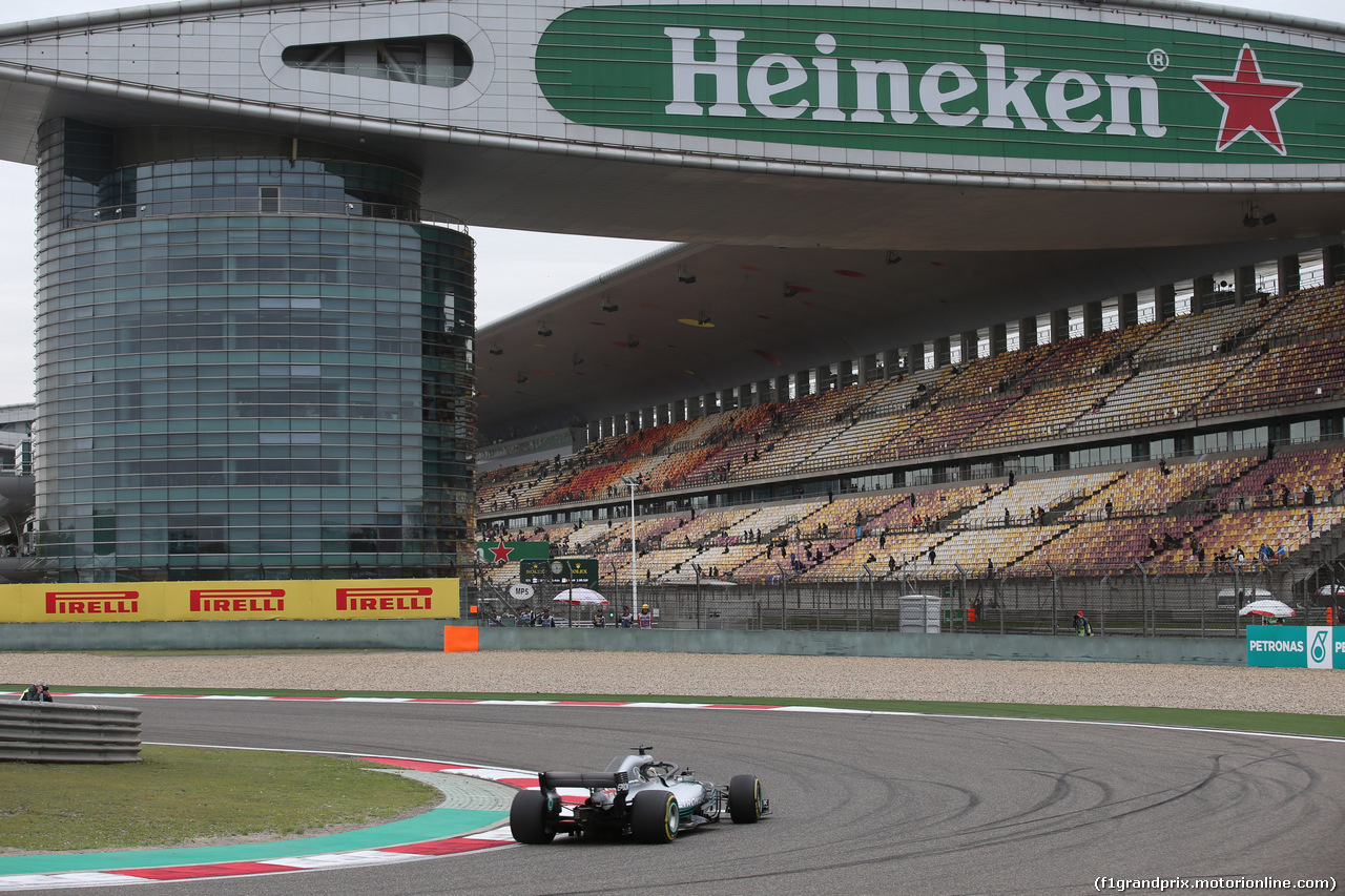 GP CINA, 13.04.2018- Prove Libere 1, Lewis Hamilton (GBR) Mercedes AMG F1 W09