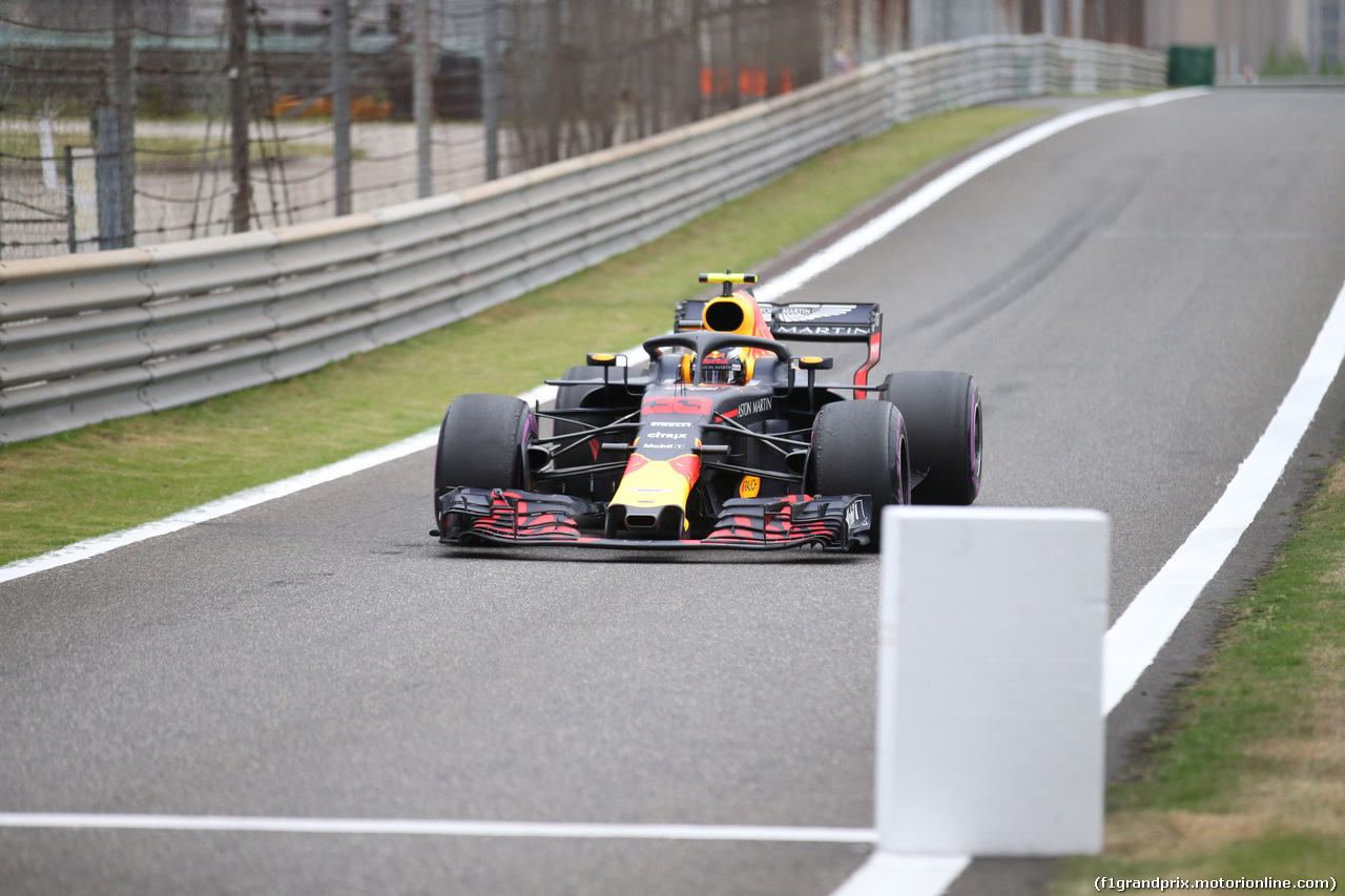 GP CINA, 13.04.2018- Prove Libere 1, Max Verstappen (NED) Red Bull Racing RB14