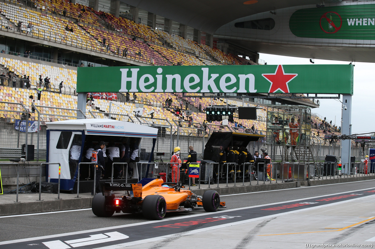 GP CINA, 13.04.2018- Prove Libere 1, Fernando Alonso (ESP) McLaren Renault MCL33