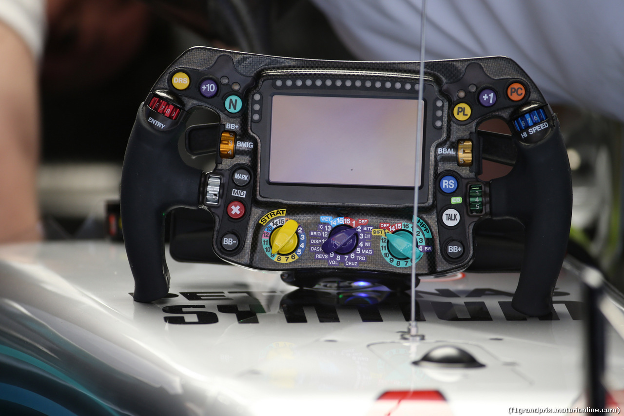GP CINA, 13.04.2018- Prove Libere 1, Mercedes AMG F1 W09 steering wheel
