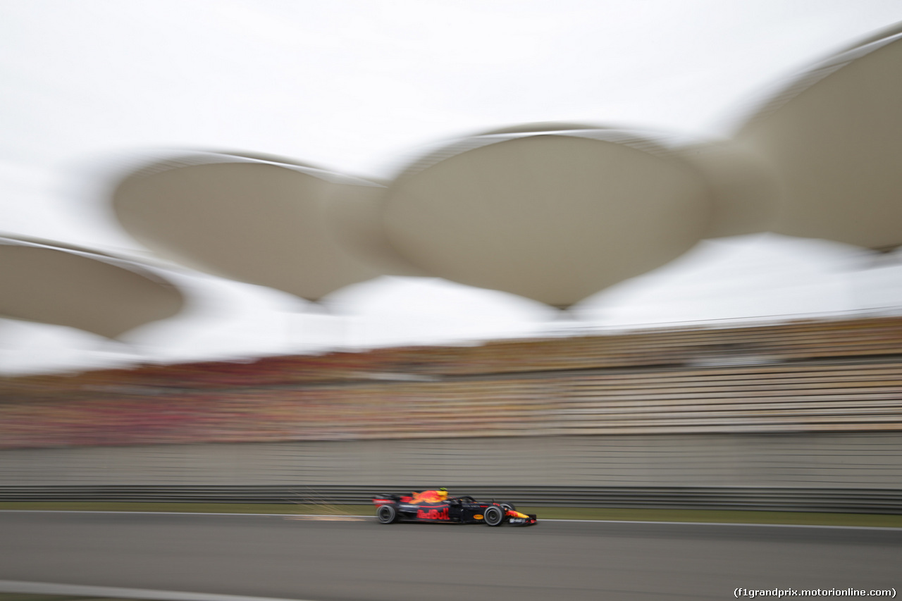 GP CINA, 13.04.2018- Prove Libere 1, Max Verstappen (NED) Red Bull Racing RB14