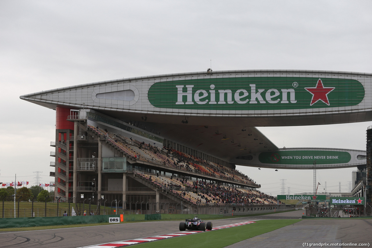 GP CINA, 13.04.2018- Prove Libere 1, Brendon Hartley (FRA) Scuderia Toro Rosso STR13