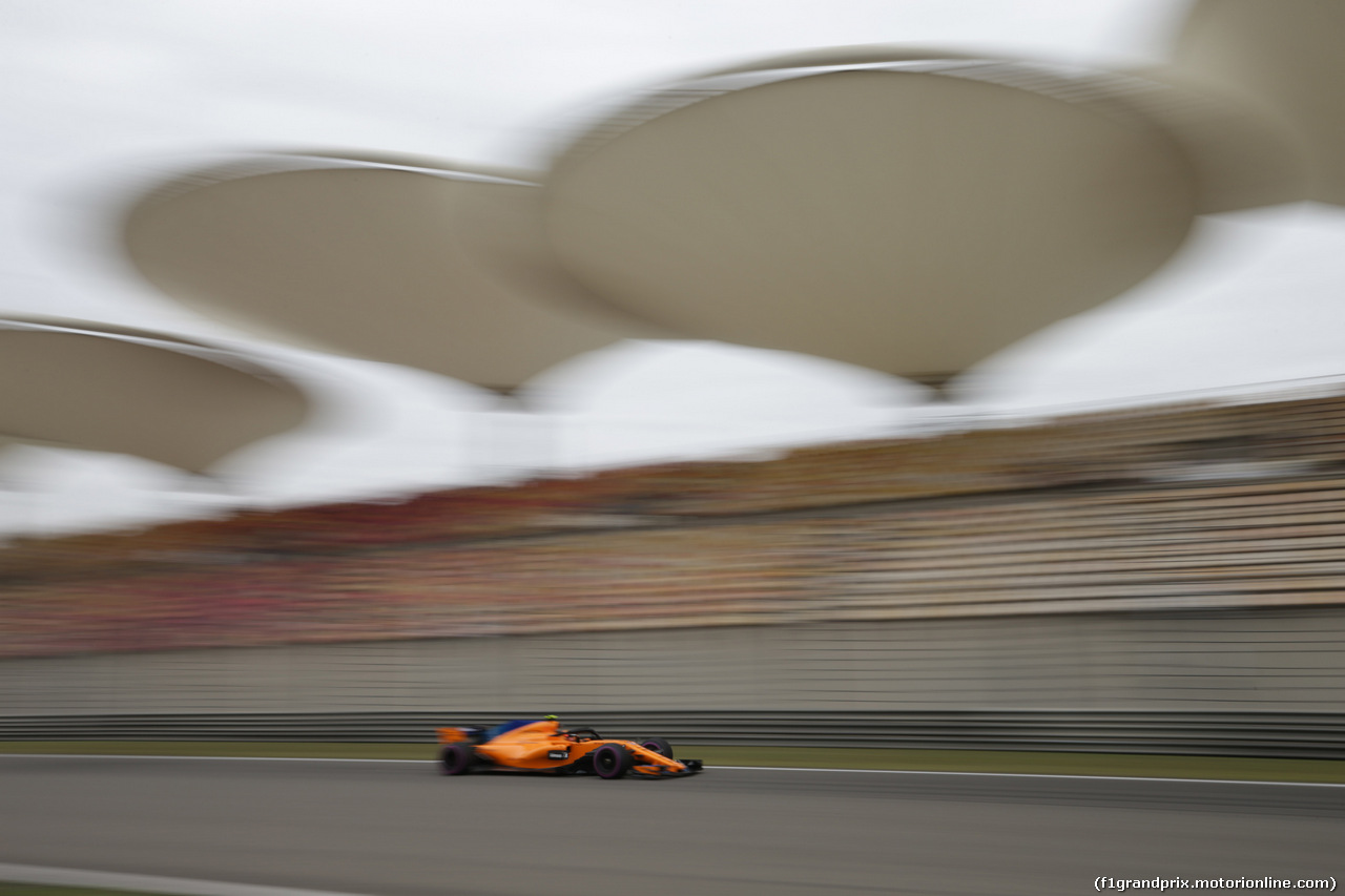 GP CINA, 13.04.2018- Prove Libere 1, Stoffel Vandoorne (BEL) McLaren MCL33