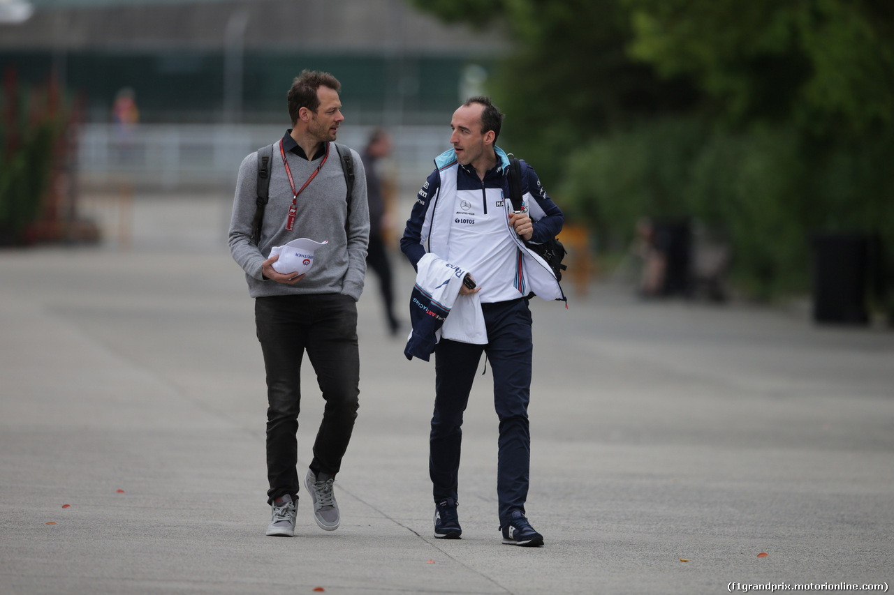 GP CINA, 13.04.2018- Alex Wurz (AUT) Williams Driver Mentor with  Robert Kubica (POL) Williams Reserve e Development