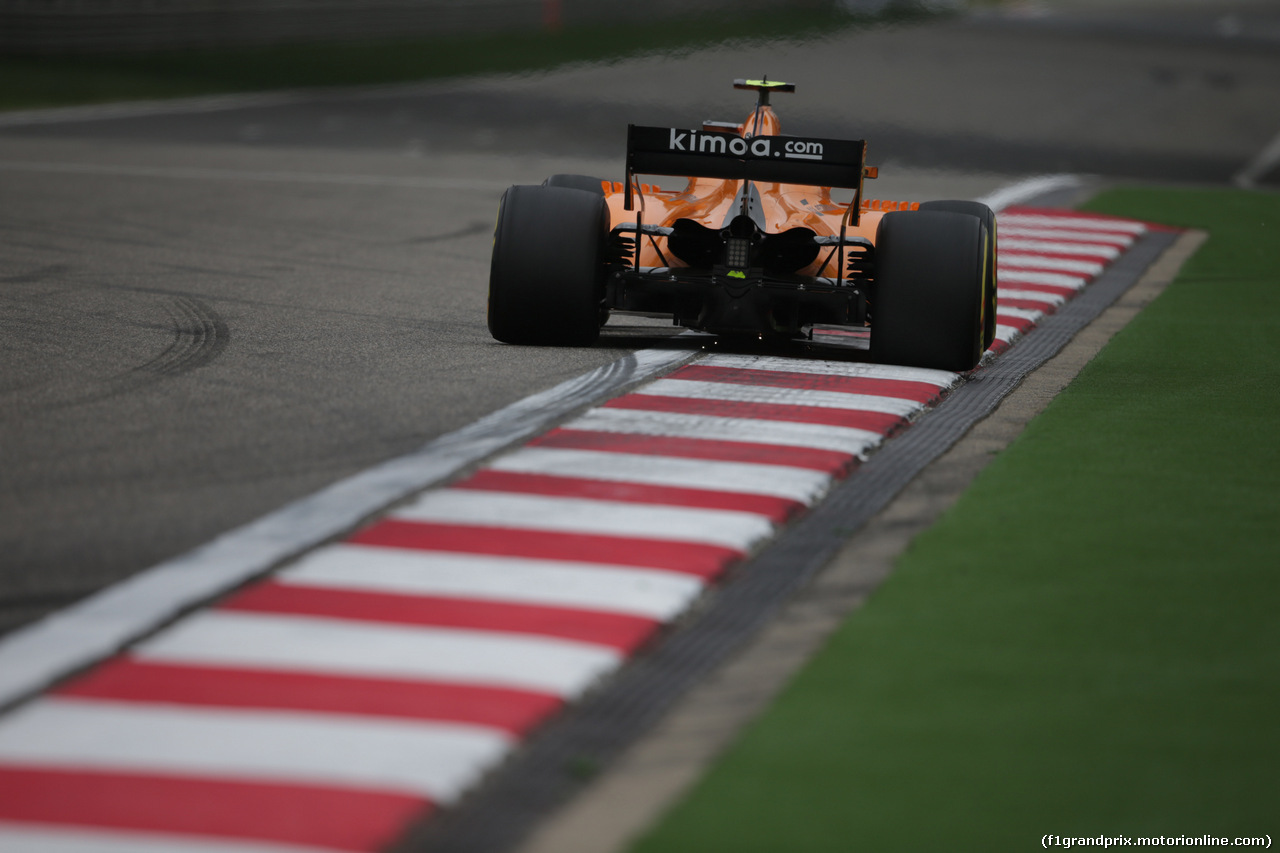 GP CINA, 13.04.2018- Prove Libere 1, Stoffel Vandoorne (BEL) McLaren MCL33