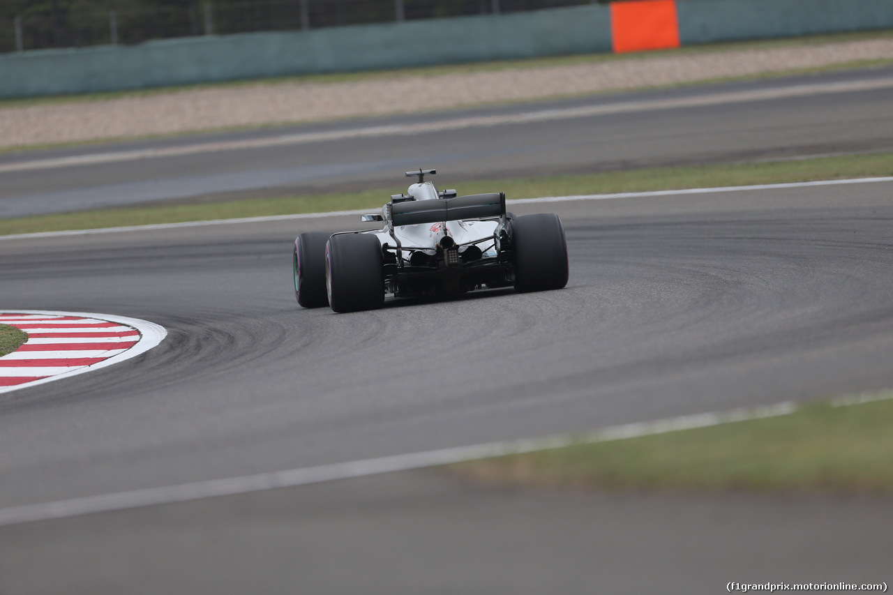 GP CINA, 13.04.2018- Prove Libere 2, Lewis Hamilton (GBR) Mercedes AMG F1 W09