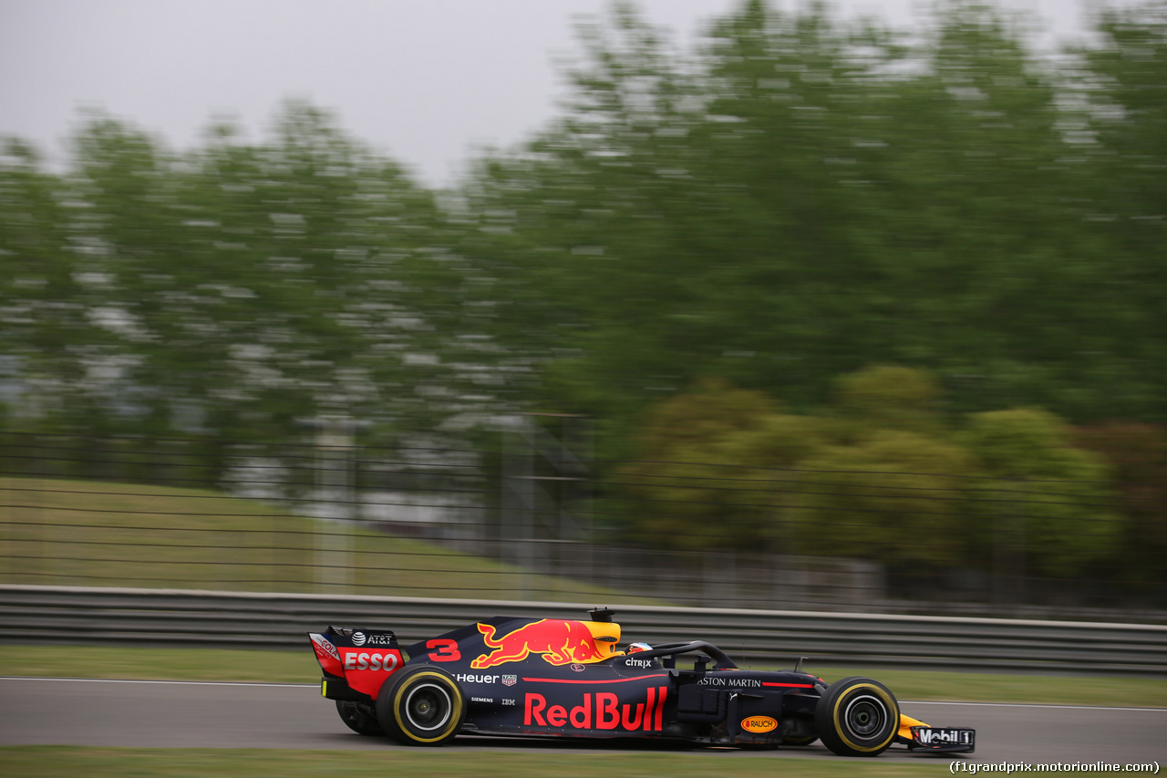GP CINA, 13.04.2018- Prove Libere 2, Daniel Ricciardo (AUS) Red Bull Racing RB14