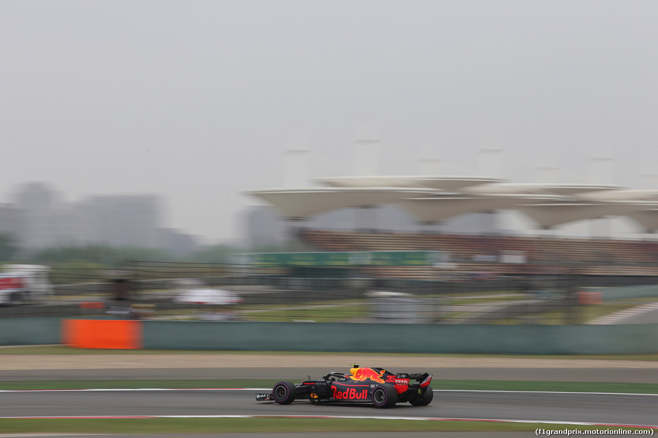 GP CINA, 13.04.2018- Prove Libere 2, Max Verstappen (NED) Red Bull Racing RB14