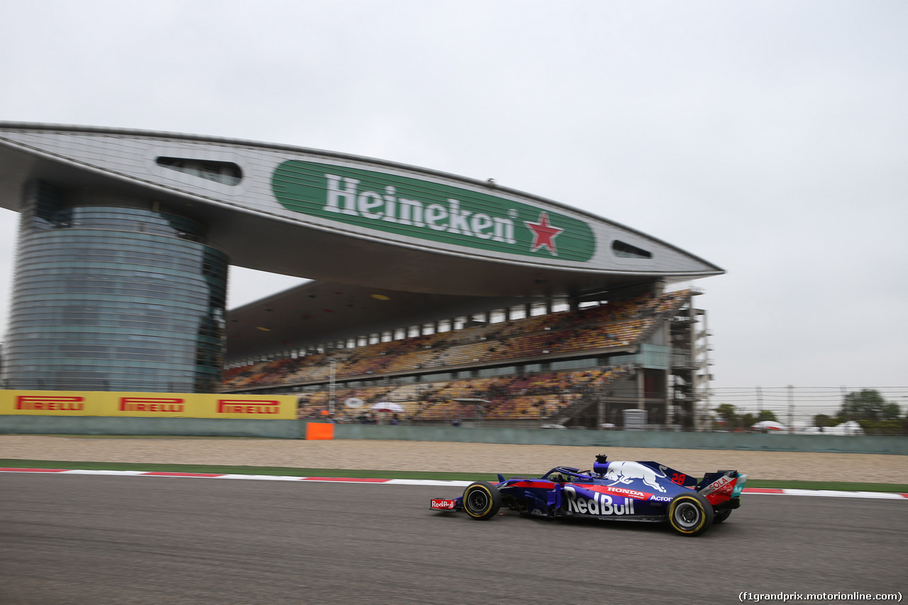 GP CINA, 13.04.2018- Prove Libere 2, Brendon Hartley (FRA) Scuderia Toro Rosso STR13